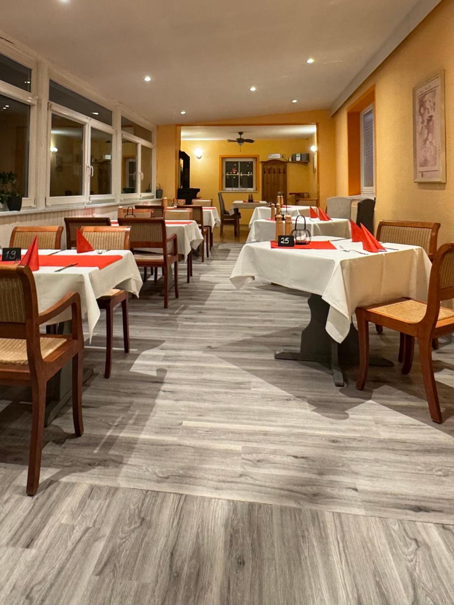 Hotel-Restaurant Christine Lubz Exterior photo